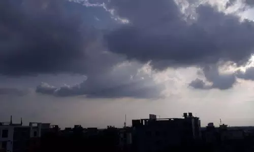 Darjeeling की पहाड़ियों में बारिश के बाद गिरा पारा