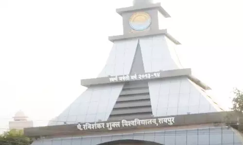 सेमेस्टर परीक्षा की तारीख में बदलाव, सूचना नहीं देने पर भड़के स्टूडेंट्स