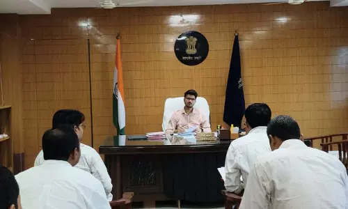 मांग अनुसार समितियों में प्राथमिकता से कराएं खाद-बीज का भण्डारण : कलेक्टर