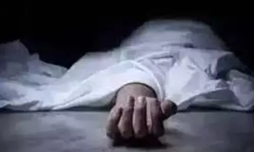 Andhra: दो बच्चे मृत पाए गए, पिता संदिग्ध जहर मामले में लापता Andhra: दो बच्चे मृत पाए गए, पिता संदिग्ध जहर मामले में लापता