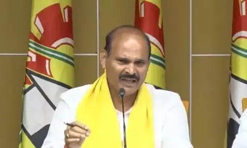 मंत्री कोलुसु पार्थसारथी ने महिला प्रदर्शनकारियों पर YSRC के कथित हमले की निंदा की
