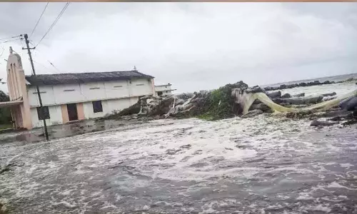 जियो बाग और मानलवाड़ा बह गए; वाइपिन तट पर समुद्री लहरें तेज हुईं