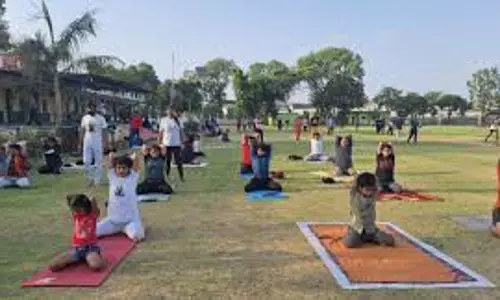 Bareilly: योगाभ्यास से योग सप्ताह का आगाज़, नागरिकों ने लिया नियमित योग का संकल्प Bareilly: योगाभ्यास से योग सप्ताह का आगाज़, नागरिकों ने लिया नियमित योग का संकल्प