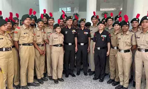 वज्र कोर के GOC ने NCC कैडेटों को सक्रिय और उद्यमशील बनने के लिए प्रेरित किया वज्र कोर के GOC ने NCC कैडेटों को सक्रिय और उद्यमशील बनने के लिए प्रेरित किया
