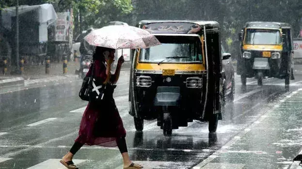 Kerala में जल्द ही भारी बारिश की संभावना, अलर्ट जारी; पांच जिलों के लिए चेतावनी Kerala में जल्द ही भारी बारिश की संभावना, अलर्ट जारी; पांच जिलों के लिए चेतावनी