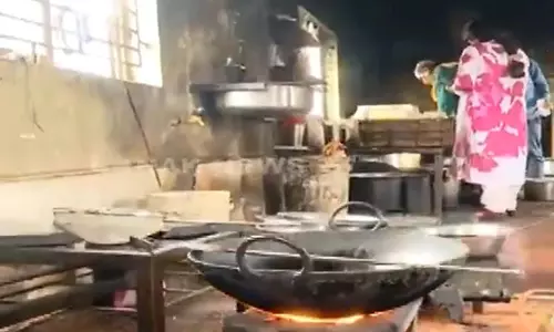 डायरिया के प्रकोप के बाद भुवनेश्वर में भोजनालयों पर छापे डायरिया के प्रकोप के बाद भुवनेश्वर में भोजनालयों पर छापे