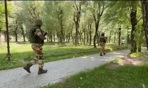 आतंकी हमले के बाद बेताब घाटी हाई अलर्ट पर, सुरक्षा के कड़े इंतज़ाम आतंकी हमले के बाद बेताब घाटी हाई अलर्ट पर, सुरक्षा के कड़े इंतज़ाम