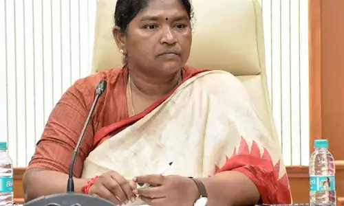 लगता है केटीआर जेल जाने को लेकर उत्सुक हैं: Seethakka लगता है केटीआर जेल जाने को लेकर उत्सुक हैं: Seethakka