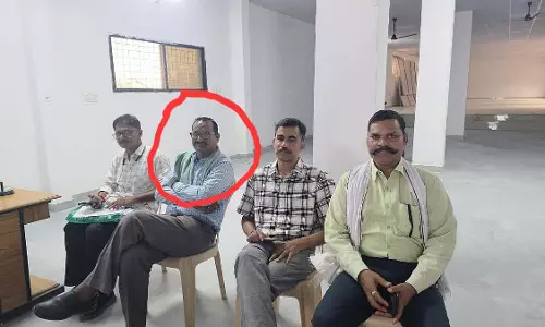 MP : सागर में वसीयत ट्रांसफर के लिए छतरपुर का पटवारी ₹4K रिश्वत लेते पकड़ा गया MP : सागर में वसीयत ट्रांसफर के लिए छतरपुर का पटवारी ₹4K रिश्वत लेते पकड़ा गया