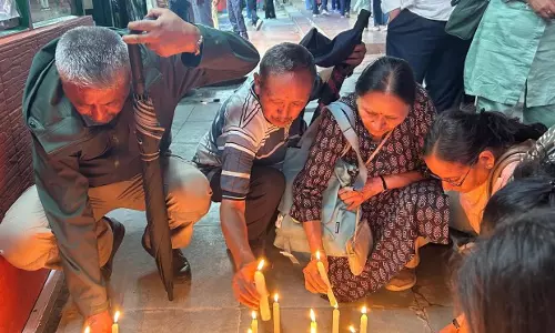 Sikkim ने अहमदाबाद विमान दुर्घटना के पीड़ितों की याद में मोमबत्ती जुलूस निकाला