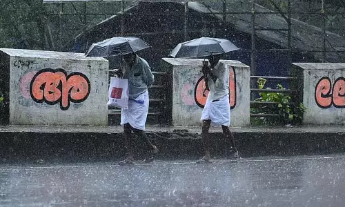 Kerala में मानसून का कहर: उत्तरी जिलों में बाढ़ से जनजीवन अस्त-व्यस्त