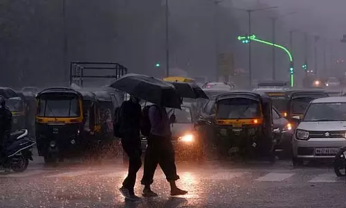 IMD ने आगामी दिनों के लिए मुंबई, ठाणे, पालघर और रायगढ़ के लिए ऑरेंज अलर्ट और रेड अलर्ट जारी किया