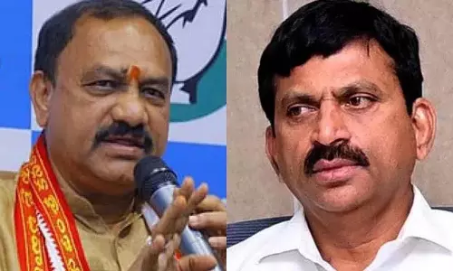 TPCC प्रमुख मंत्री पोंगुलेटी को लेकर गंभीर TPCC प्रमुख मंत्री पोंगुलेटी को लेकर गंभीर