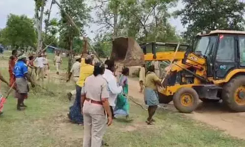 आदिवासियों ने वन अधिकारियों के खिलाफ विद्रोह किया आदिवासियों ने वन अधिकारियों के खिलाफ विद्रोह किया