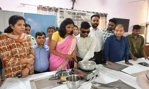 बिना देखे खाना पकाना, Chandigarh में दृष्टिहीनों के लिए पाककला कार्यशाला आयोजित बिना देखे खाना पकाना, Chandigarh में दृष्टिहीनों के लिए पाककला कार्यशाला आयोजित