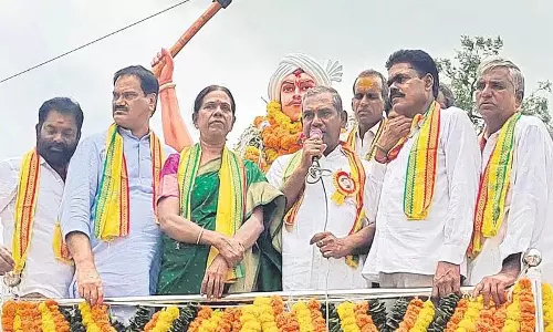 Tankbund पर डोड्डी कोमुरैय्या की प्रतिमा स्थापित की जानी चाहिए.. तुला उमा