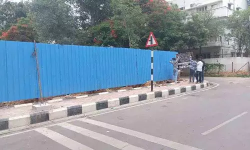 कमांड कंट्रोल के पास महंगी सरकारी जमीन पर अतिक्रमण कमांड कंट्रोल के पास महंगी सरकारी जमीन पर अतिक्रमण