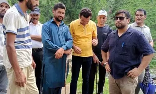 DDC ने दरहाल का दौरा कर विकास कार्यों की समीक्षा की