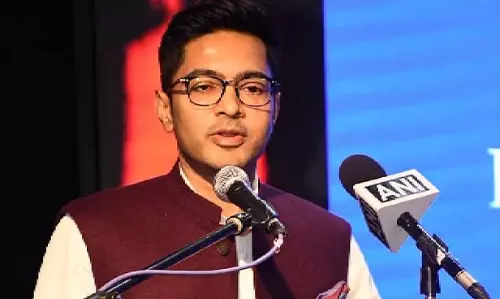 सेवानिवृत्त उद्यमी ने जुलाई में बच्चे के कोक्लीयर इम्प्लांट के बाद पदार्पण किया
