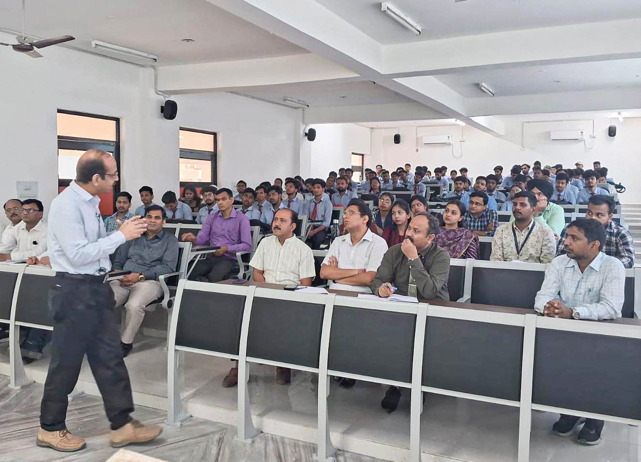 TMU इंजीनियरिंग स्टुडेंट्स ने जाना डीप लर्निंग का महत्व