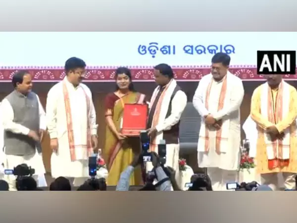 ओडिशा सीएम ने Bhubaneswar में नियोजन मेला में 964 नियुक्ति पत्र सौंपे ओडिशा सीएम ने Bhubaneswar में नियोजन मेला में 964 नियुक्ति पत्र सौंपे