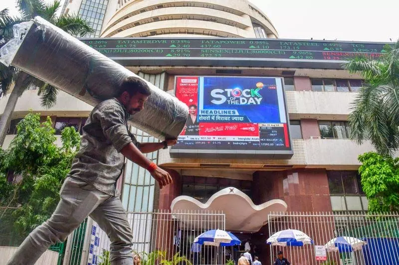 दो दिनों की गिरावट के बाद शुरुआती कारोबार में बाजार में उछाल दो दिनों की गिरावट के बाद शुरुआती कारोबार में बाजार में उछाल