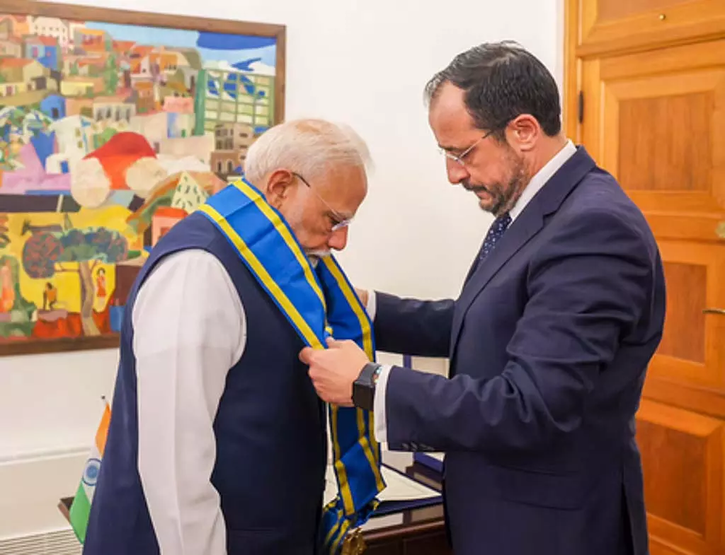 भारत जल्द ही दुनिया की तीसरी सबसे बड़ी अर्थव्यवस्था बन जाएगा: PM Modi आश्वस्त भारत जल्द ही दुनिया की तीसरी सबसे बड़ी अर्थव्यवस्था बन जाएगा: PM Modi आश्वस्त