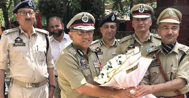 ADGP J&K ने बारामुल्ला में आईआरपी-13 बटालियन की समीक्षा की ADGP J&K ने बारामुल्ला में आईआरपी-13 बटालियन की समीक्षा की