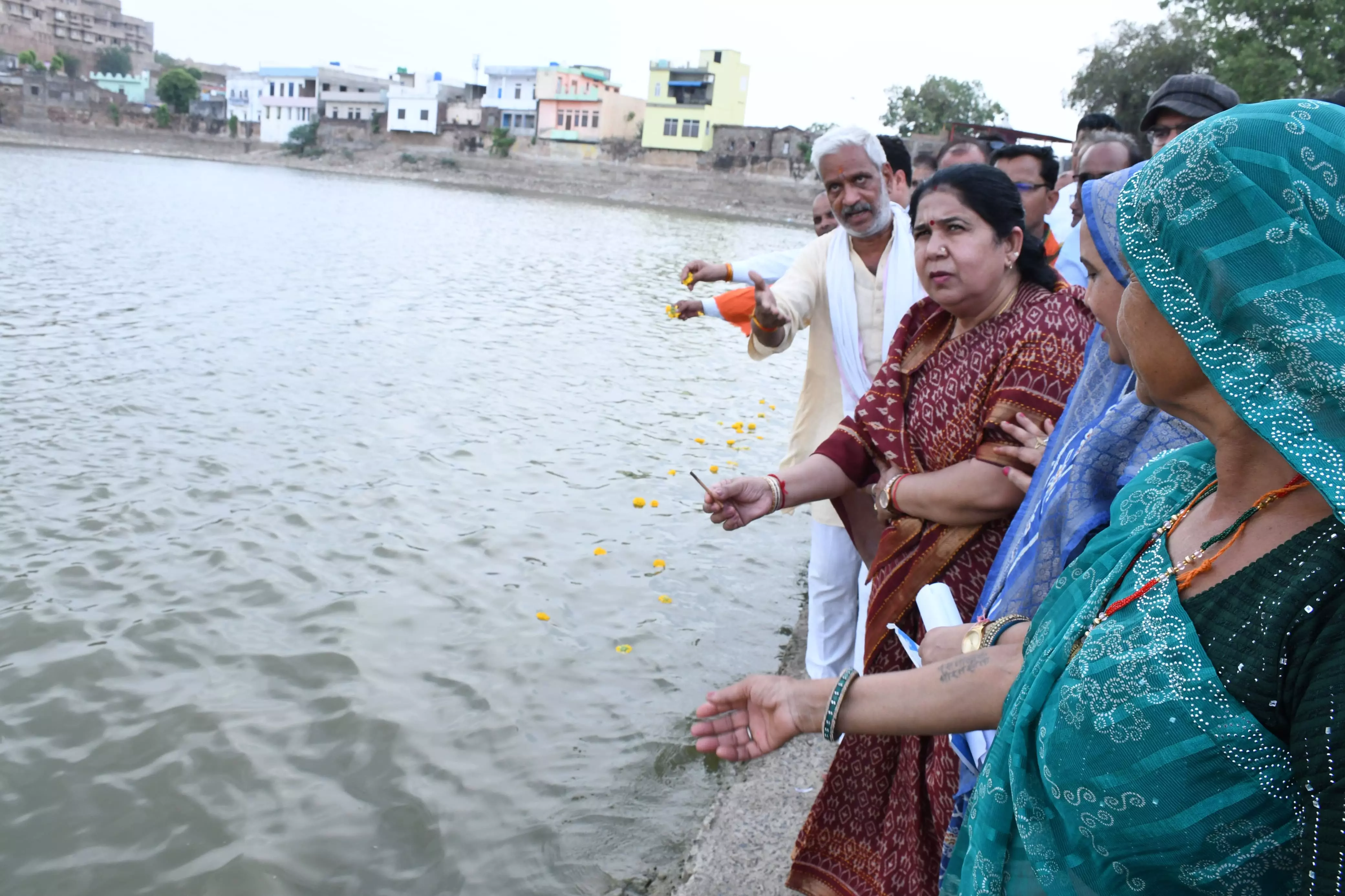 Jaipur : जल स्रोतों की सफाई कर जल संरक्षण व पर्यावरण संवर्धन का दिया संदेश Jaipur : जल स्रोतों की सफाई कर जल संरक्षण व पर्यावरण संवर्धन का दिया संदेश