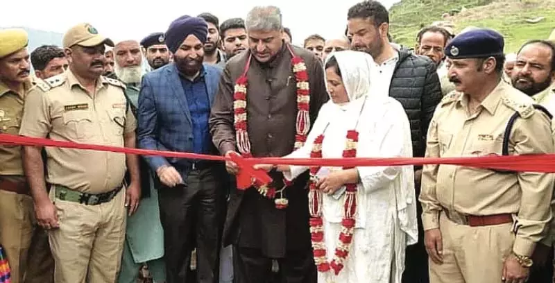विधायक सज्जाद शाहीन ने बनिहाल में पार्क का उद्घाटन किया विधायक सज्जाद शाहीन ने बनिहाल में पार्क का उद्घाटन किया