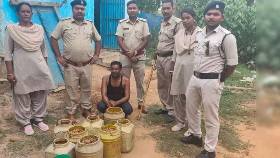 पुलिस अधिकारी को धमकाया, पार्षद पर आरोप पुलिस अधिकारी को धमकाया, पार्षद पर आरोप