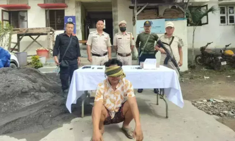 Manipur: CKNDF/A उग्रवादी हथियार और आपत्तिजनक दस्तावेजों के साथ गिरफ्तार Manipur: CKNDF/A उग्रवादी हथियार और आपत्तिजनक दस्तावेजों के साथ गिरफ्तार