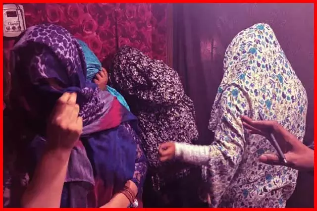सेक्स रैकेट मामले में दो पुलिसकर्मी गिरफ्तार, निलंबित भी हुए सेक्स रैकेट मामले में दो पुलिसकर्मी गिरफ्तार, निलंबित भी हुए