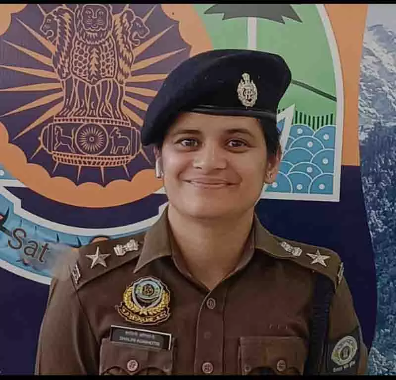 Police ने कांस्टेबल भर्ती परीक्षा में नकल कराने वाले गिरोह का भंडाफोड़, 2 गिरफ्तार Police ने कांस्टेबल भर्ती परीक्षा में नकल कराने वाले गिरोह का भंडाफोड़, 2 गिरफ्तार