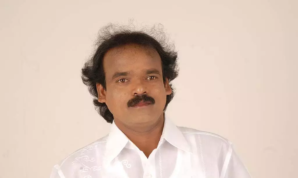 Tamil Nadu : विधायक जगन मूर्ति के खिलाफ मामला दर्ज थाने में मौजूद Tamil Nadu : विधायक जगन मूर्ति के खिलाफ मामला दर्ज थाने में मौजूद
