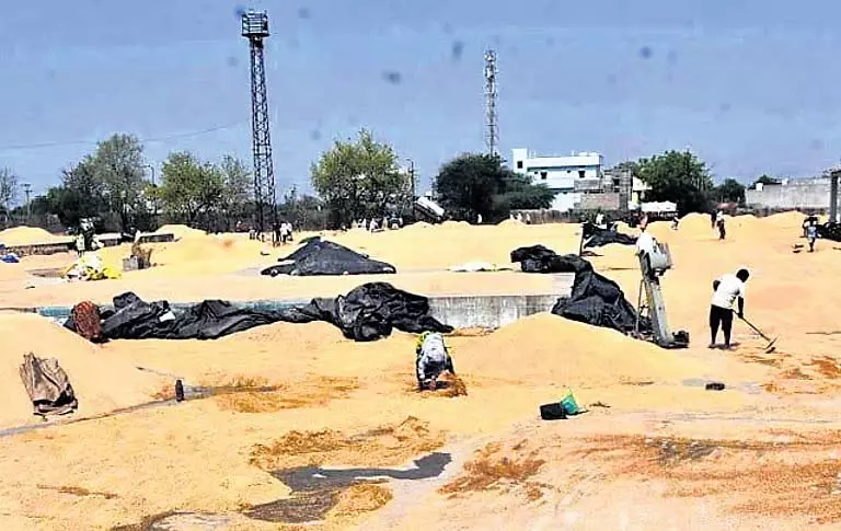 Odisha के किसानों ने धान खरीद संबंधी चिंताओं को लेकर मुख्यमंत्री से मदद मांगी Odisha के किसानों ने धान खरीद संबंधी चिंताओं को लेकर मुख्यमंत्री से मदद मांगी