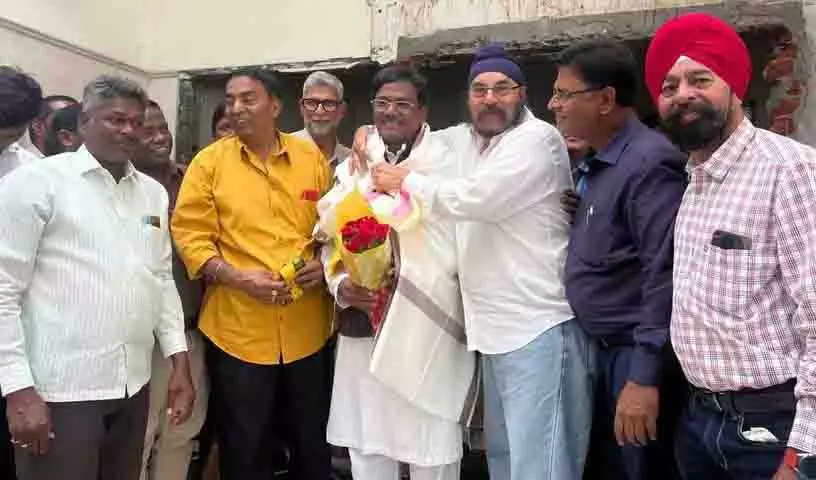 Hyderabad क्रिकेट एसोसिएशन के प्रतिनिधियों ने मंत्री जी विवेक से मुलाकात की Hyderabad क्रिकेट एसोसिएशन के प्रतिनिधियों ने मंत्री जी विवेक से मुलाकात की