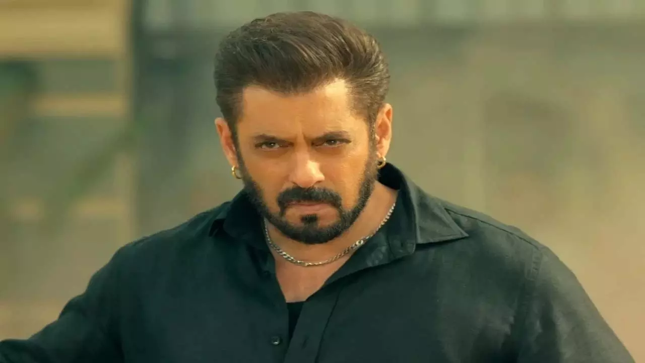 Salman Khan की फिल्म सिकंदर को पाइरेसी लीक के कारण 91 करोड़ रुपये का नुकसान Salman Khan की फिल्म सिकंदर को पाइरेसी लीक के कारण 91 करोड़ रुपये का नुकसान