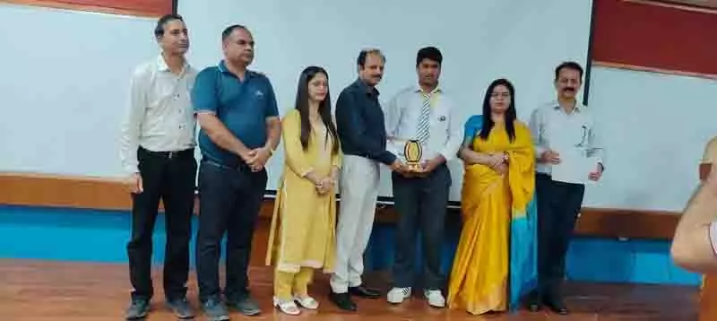 शौचालय के आविष्कार से Solan के विद्यार्थियों को राष्ट्रीय विज्ञान प्रतियोगिता में स्थान मिला शौचालय के आविष्कार से Solan के विद्यार्थियों को राष्ट्रीय विज्ञान प्रतियोगिता में स्थान मिला