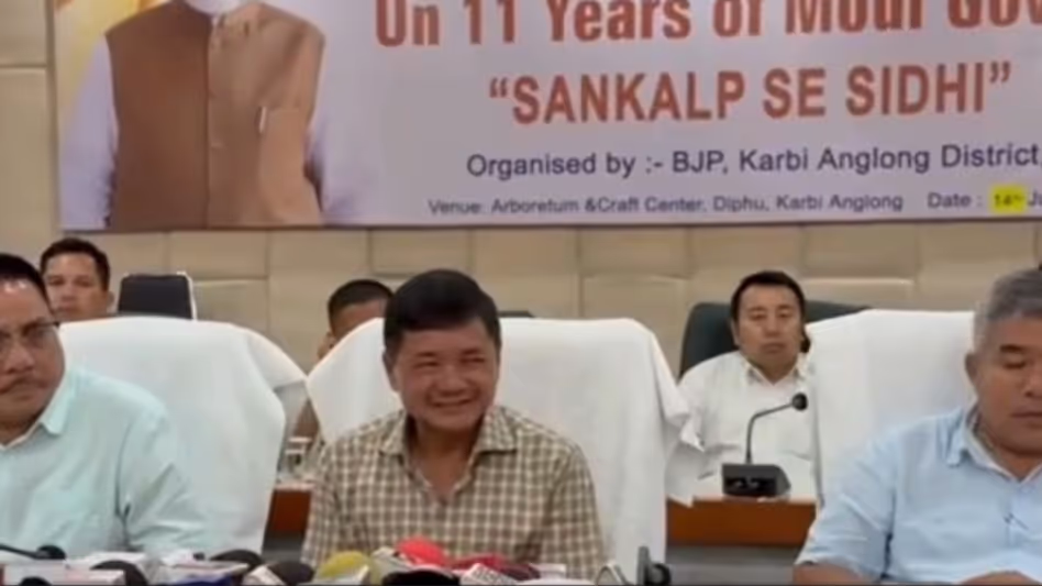 Nagaland के उपमुख्यमंत्री टीआर जेलियांग पर कार्बी आंगलोंग में जमीन हड़पने का आरोप लगाया Nagaland के उपमुख्यमंत्री टीआर जेलियांग पर कार्बी आंगलोंग में जमीन हड़पने का आरोप लगाया