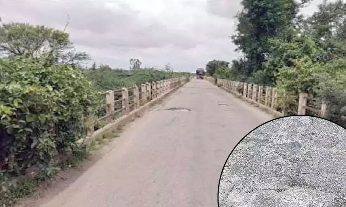 Andhra: देवनाकोंडा में आरएंडबी कार्यों में लापरवाही उजागर Andhra: देवनाकोंडा में आरएंडबी कार्यों में लापरवाही उजागर