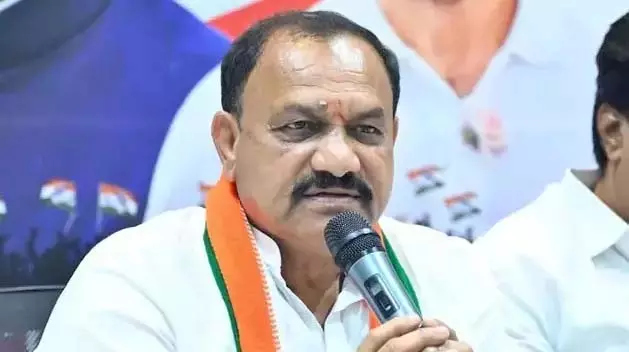 TPCC प्रमुख ने फोन टैपिंग को घृणित बताया, पिछली सरकार को दोषी ठहराया TPCC प्रमुख ने फोन टैपिंग को घृणित बताया, पिछली सरकार को दोषी ठहराया