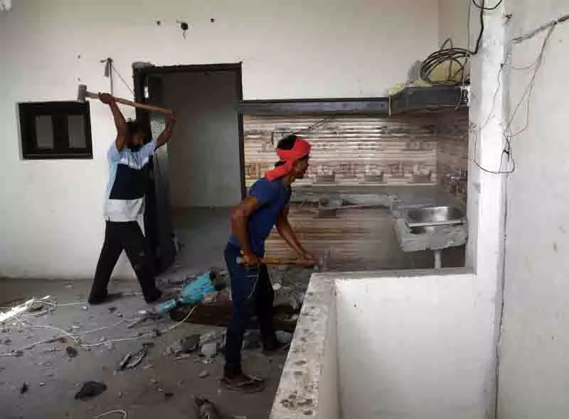 Ludhiana: दो कुख्यात ड्रग तस्करों की संपत्तियां ध्वस्त Ludhiana: दो कुख्यात ड्रग तस्करों की संपत्तियां ध्वस्त