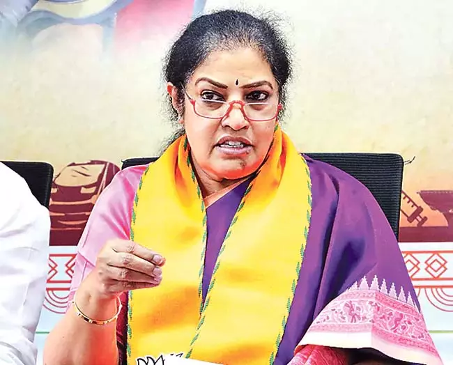 अमरावती की महिलाओं पर YSRCP नेताओं की टिप्पणियां अपमानजनक हैं : Purandeswari अमरावती की महिलाओं पर YSRCP नेताओं की टिप्पणियां अपमानजनक हैं : Purandeswari