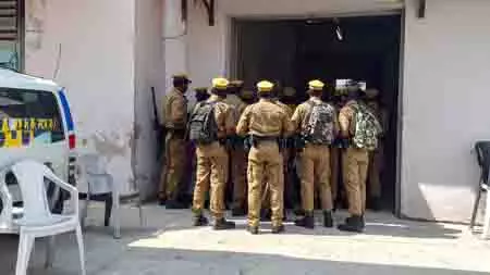 नगर पालिका के कार्यकारी अधिकारी के आठ ठिकानों पर ACB की छापेमारी नगर पालिका के कार्यकारी अधिकारी के आठ ठिकानों पर ACB की छापेमारी