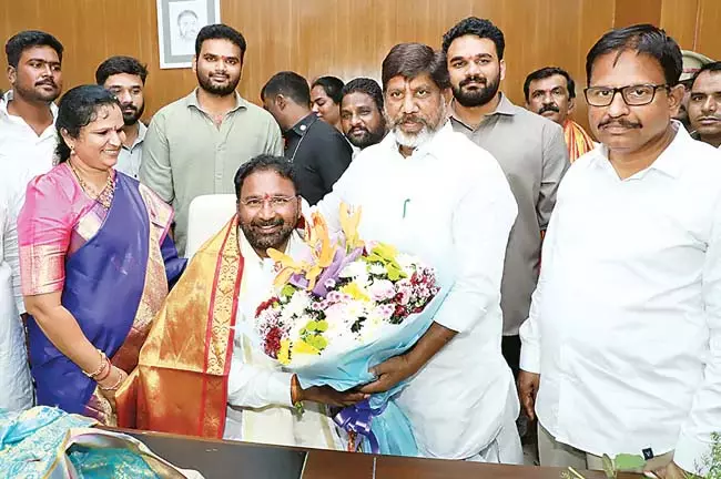 Telangana : मंत्री वाकीति श्रीहरि ने कार्यभार संभाला Telangana : मंत्री वाकीति श्रीहरि ने कार्यभार संभाला