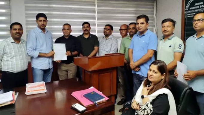 JKTJAC प्रतिनिधिमंडल ने DSEJ से मुलाकात की JKTJAC प्रतिनिधिमंडल ने DSEJ से मुलाकात की