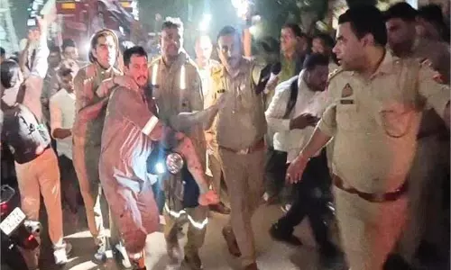 Kanpur: देर रात निर्माणाधीन स्कूल भवन का लिंटर गिरा, मलबे में दबे कई मजदूर