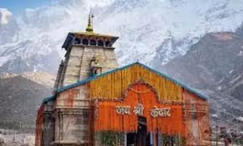 Kedarnath: फिर शुरू हुई पैदल यात्रा, इस वजह से अचानक रोकनी पड़ी थी यात्रा Kedarnath: फिर शुरू हुई पैदल यात्रा, इस वजह से अचानक रोकनी पड़ी थी यात्रा