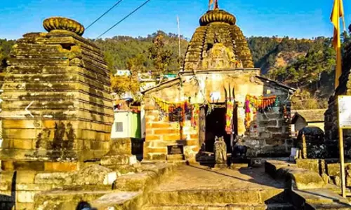कलयुग के राजा के कोप से बचना है तो भारत के इन मंदिरों का करें दर्शन, राहु- केतु और शनि देव की भी बरसेगी कृपा कलयुग के राजा के कोप से बचना है तो भारत के इन मंदिरों का करें दर्शन, राहु- केतु और शनि देव की भी बरसेगी कृपा